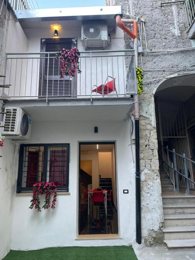 Отель Lux House Naples Airport Экстерьер фото