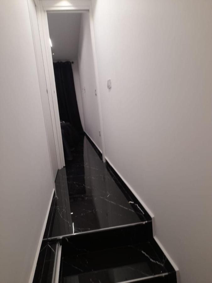 Отель Lux House Naples Airport Экстерьер фото