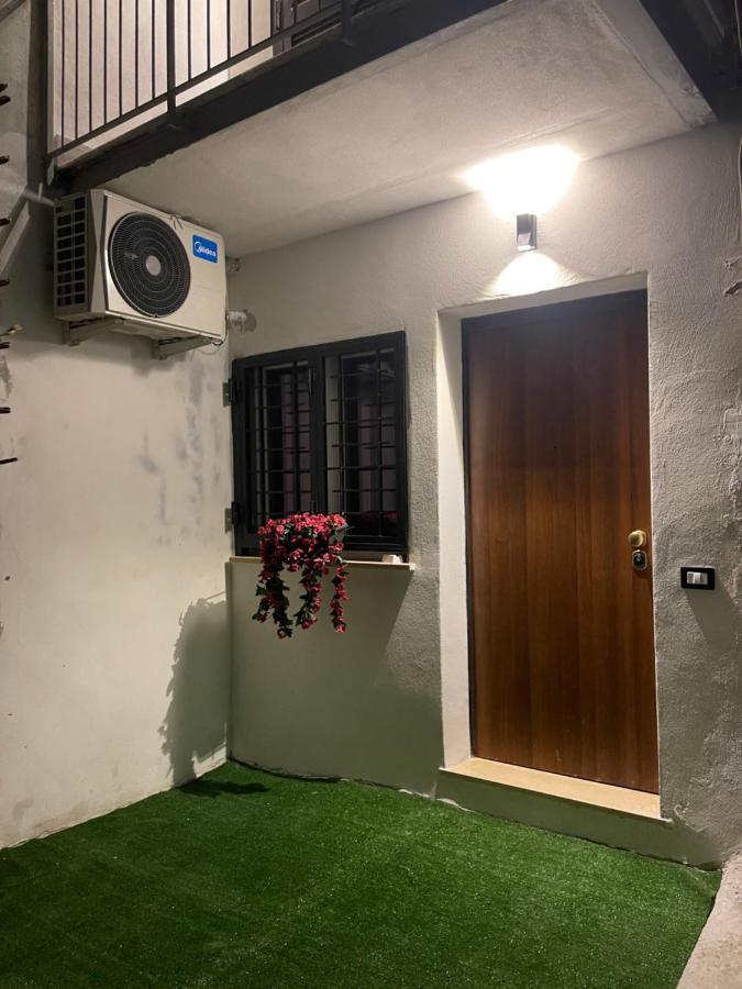 Отель Lux House Naples Airport Экстерьер фото