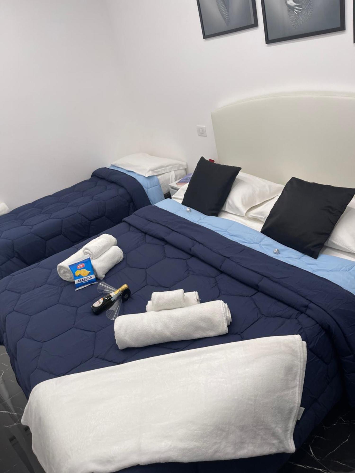 Отель Lux House Naples Airport Экстерьер фото