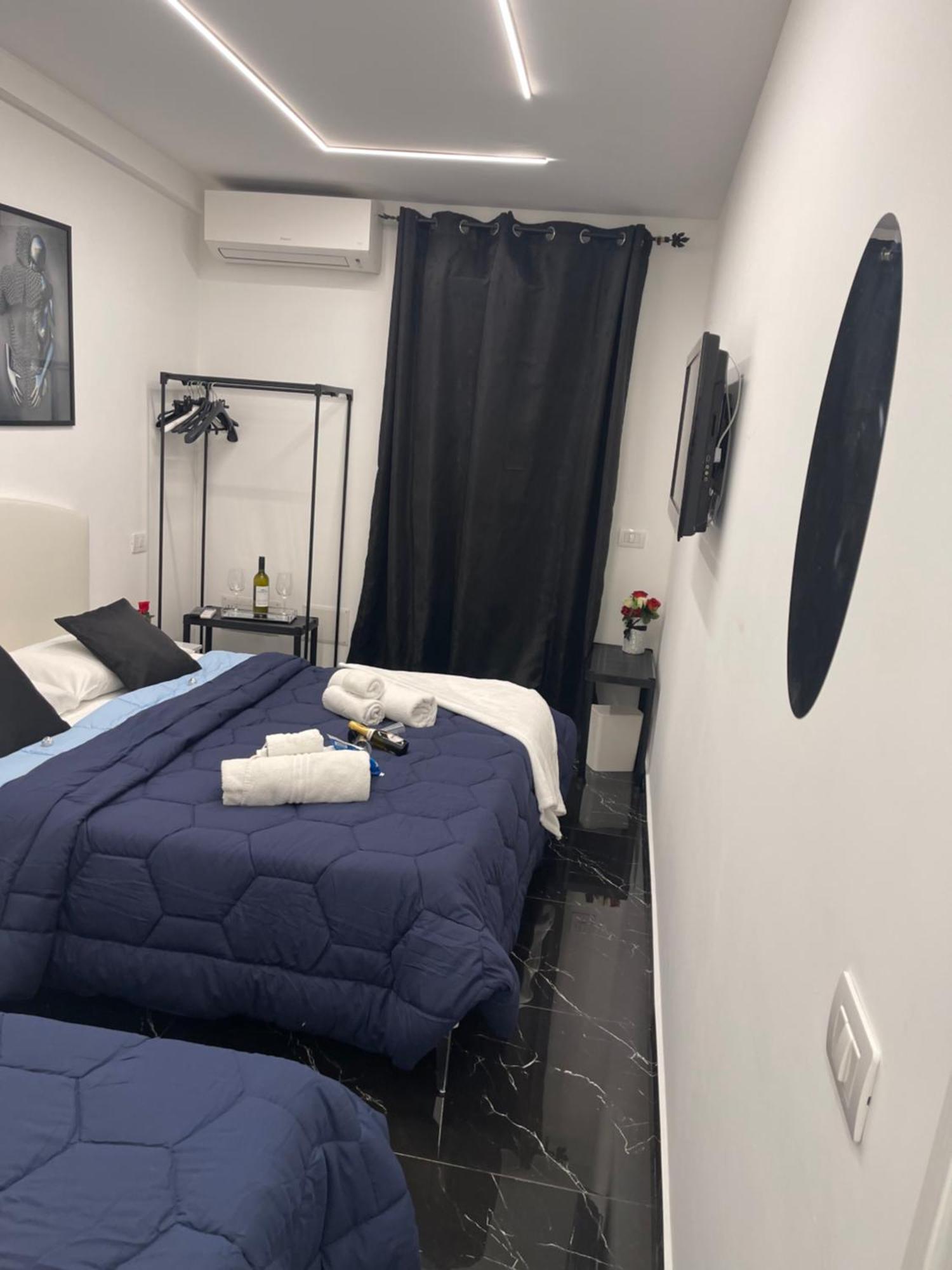 Отель Lux House Naples Airport Экстерьер фото