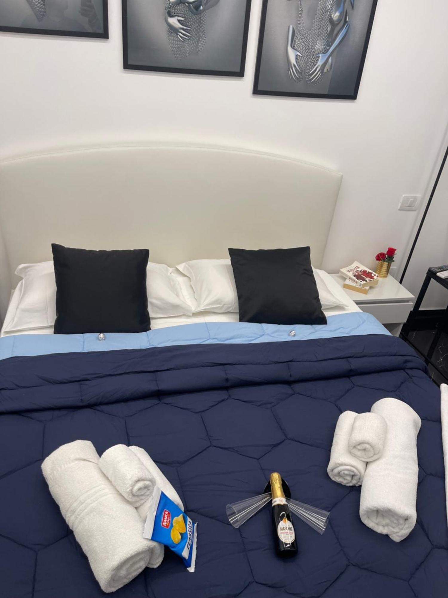 Отель Lux House Naples Airport Экстерьер фото