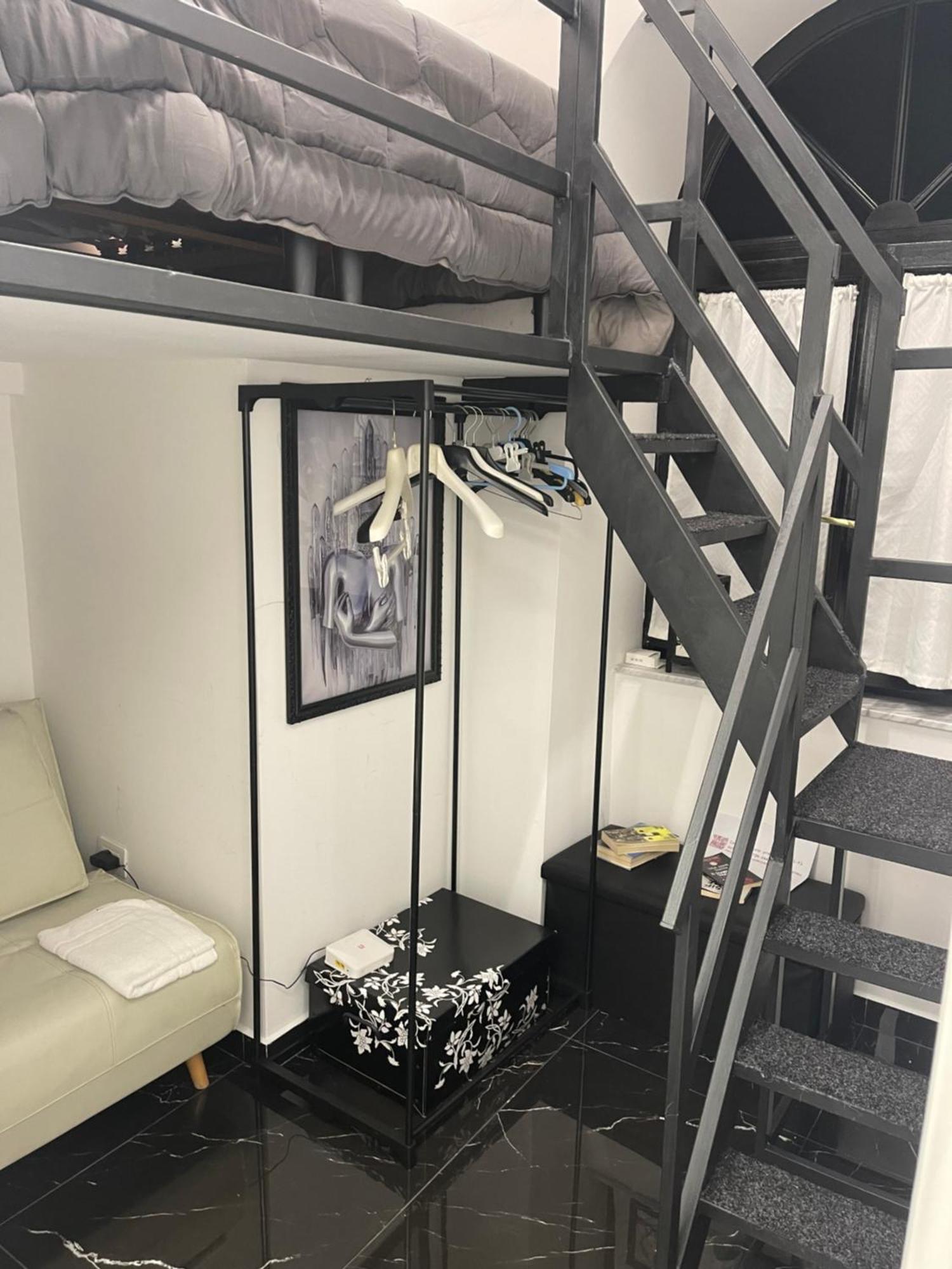 Отель Lux House Naples Airport Экстерьер фото