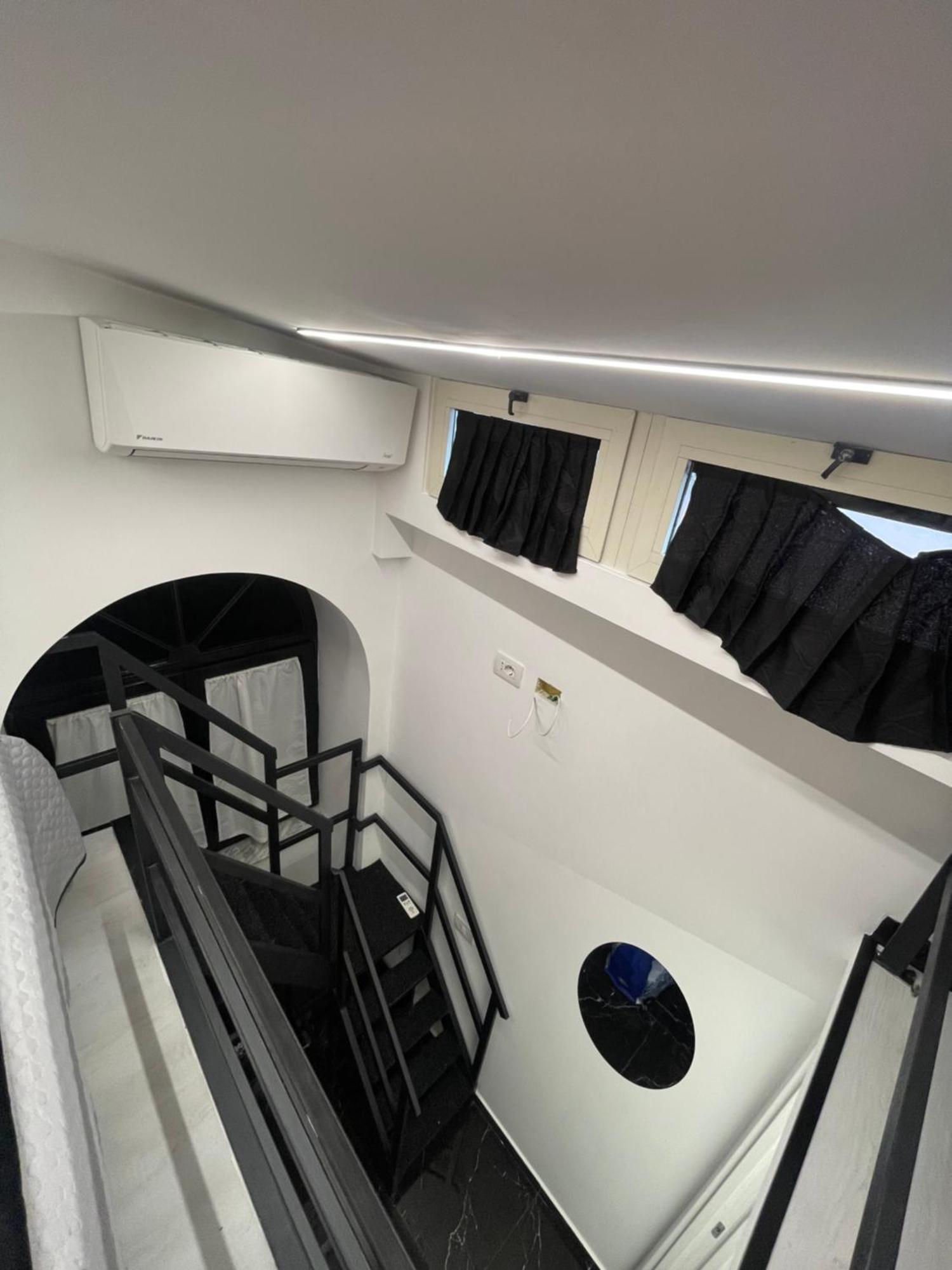Отель Lux House Naples Airport Экстерьер фото